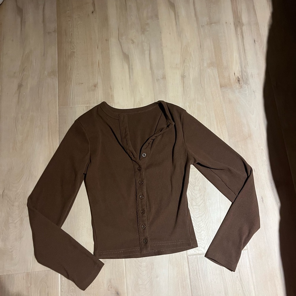 Women’s Brown Long-Sleeve Button Front Top